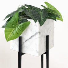 Cargar imagen en el visor de la galería, Macetero Chloe de Mármol Blanco Black