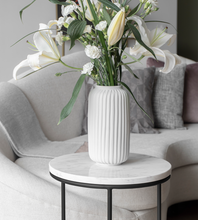 Cargar imagen en el visor de la galería, Mesa Lateral Hera de Mármol Blanco Black