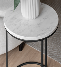 Cargar imagen en el visor de la galería, Mesa Lateral Hera de Mármol Blanco Black