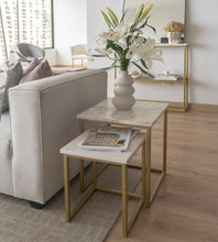 Cargar imagen en el visor de la galería, Mesa Lateral Demeter de Mármol Blanco Gold
