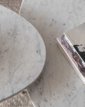 Cargar y reproducir el video en el visor de la galería, Mesa de Centro Organic de Mármol Blanco Gold