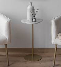 Cargar imagen en el visor de la galería, Mesa Auxiliar Organic de Mármol Blanco Gold