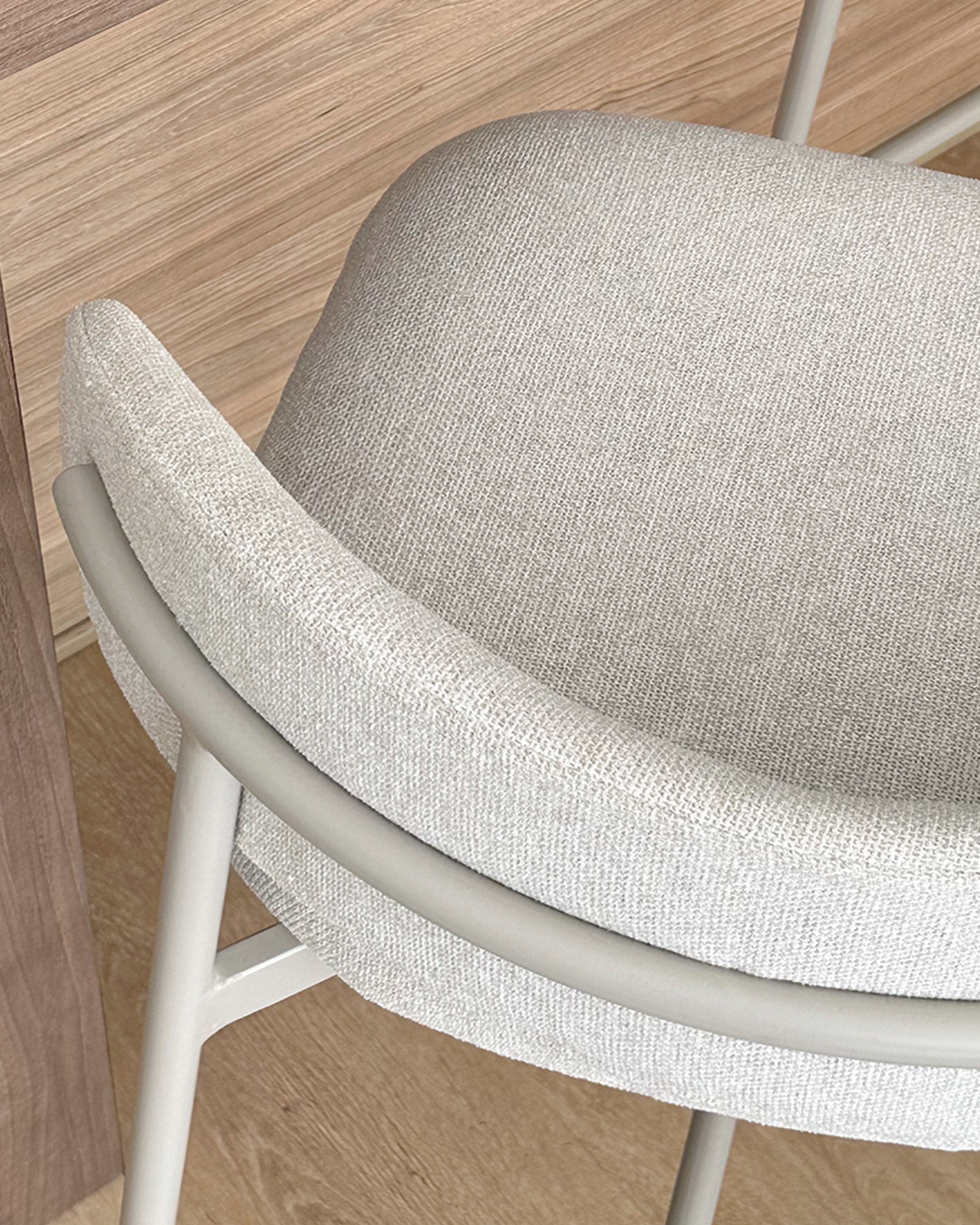 Silla Bar Greige